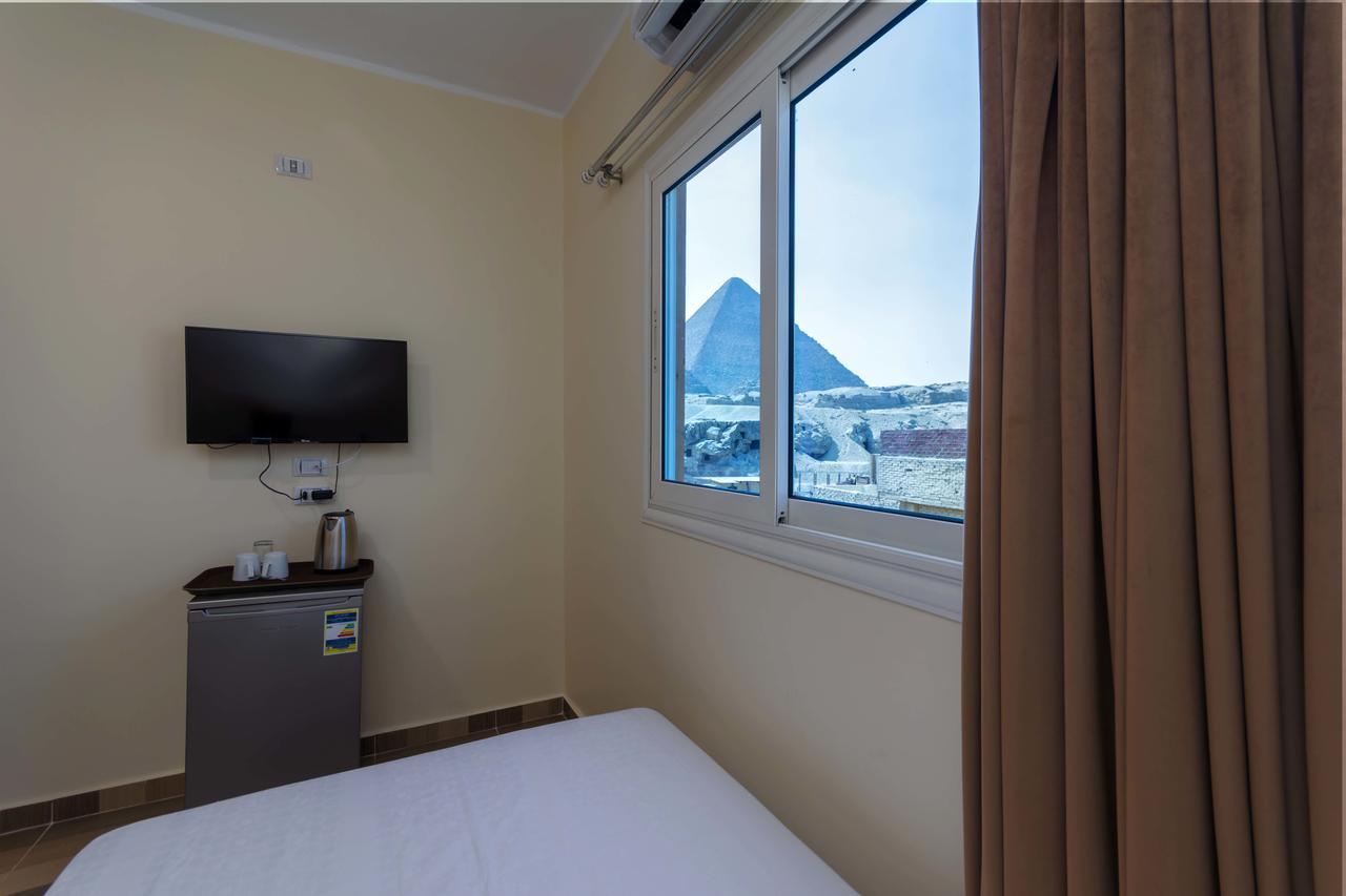 Pyramids 3* Giza