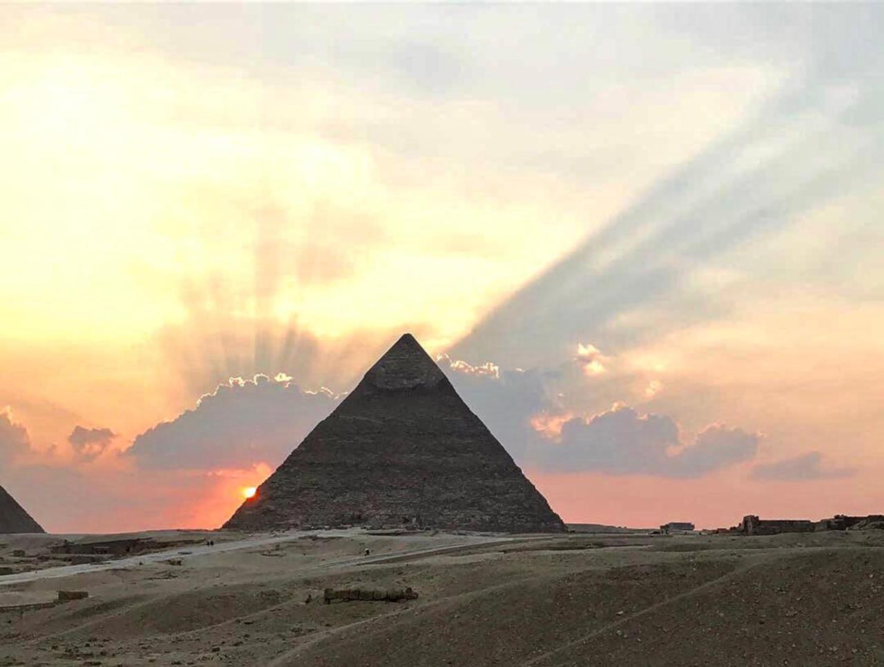 Pyramids 3* Giza